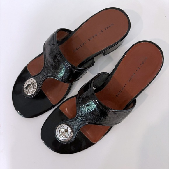 Marc by Marc Jacobs Black Patent Leather Sandals Size 36 US 6 Thong Slides - Picture 3 of 7